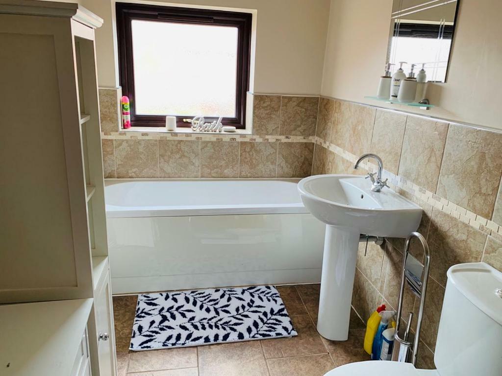 Housefield Stay Bucknall  Exterior photo